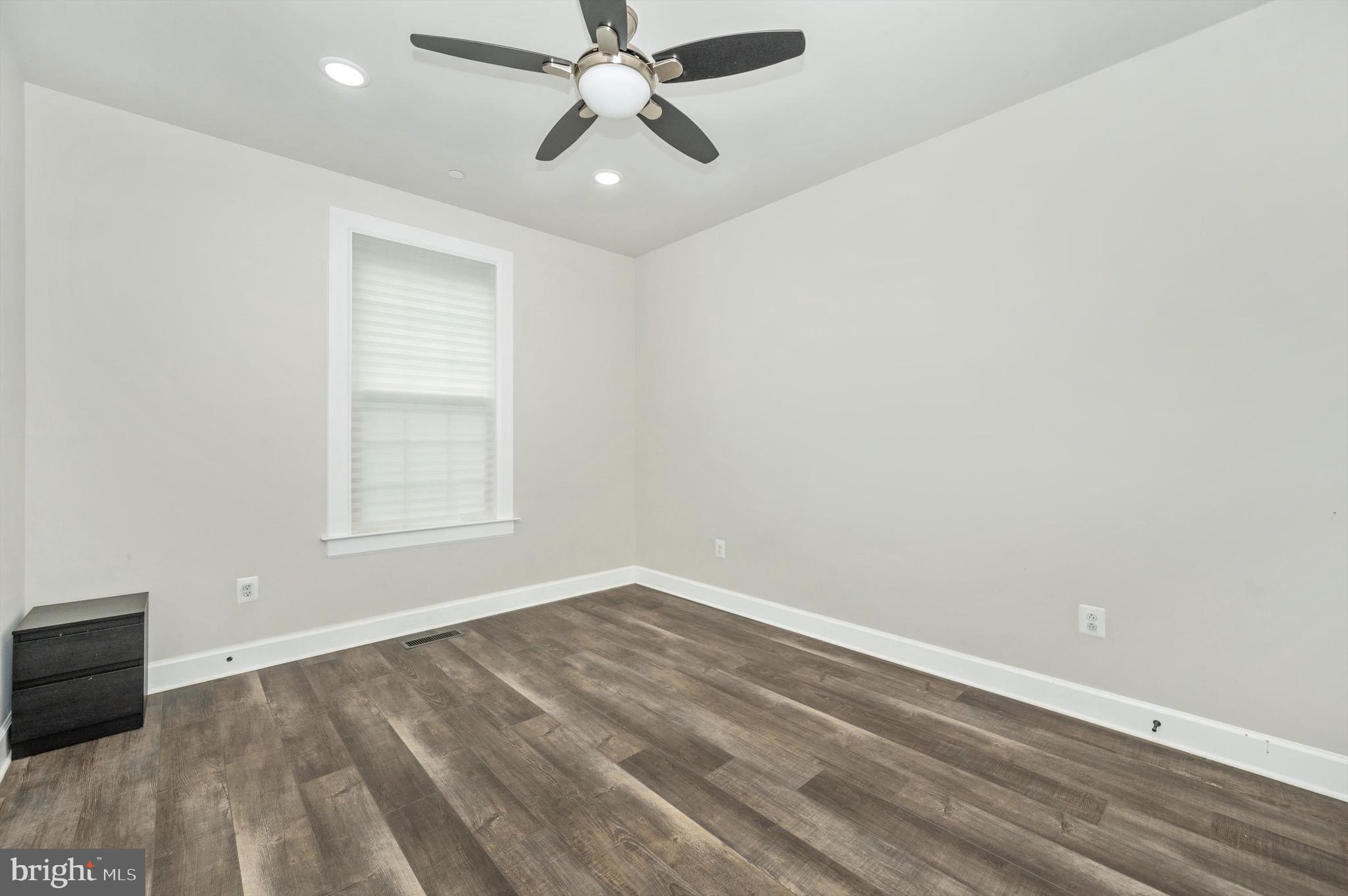 LAKE LINGANORE - Residential Lease