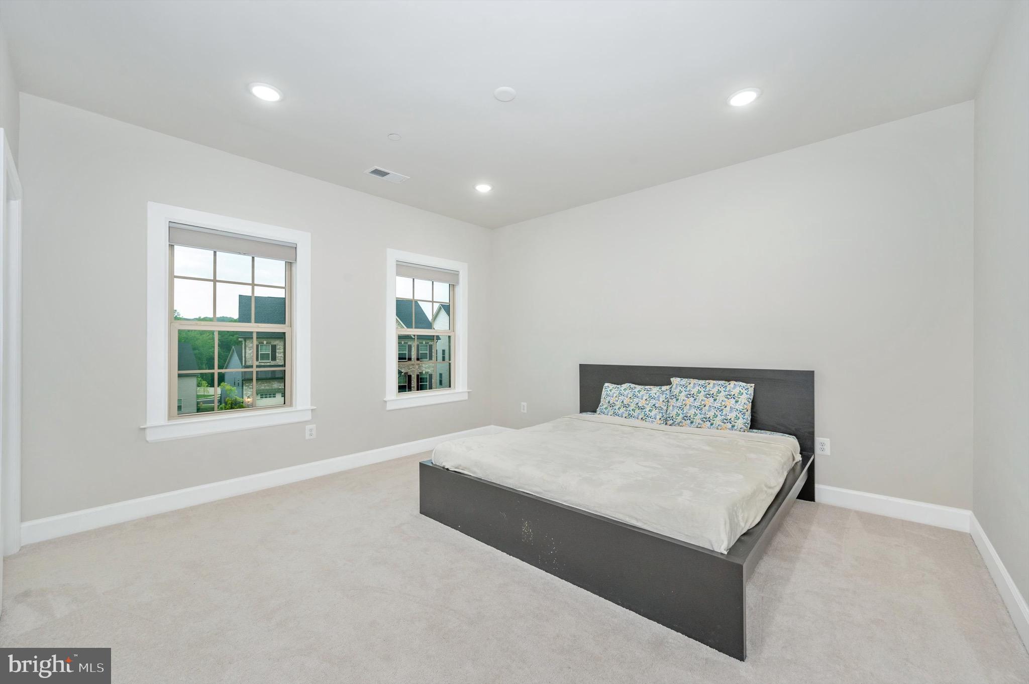 LAKE LINGANORE - Residential Lease