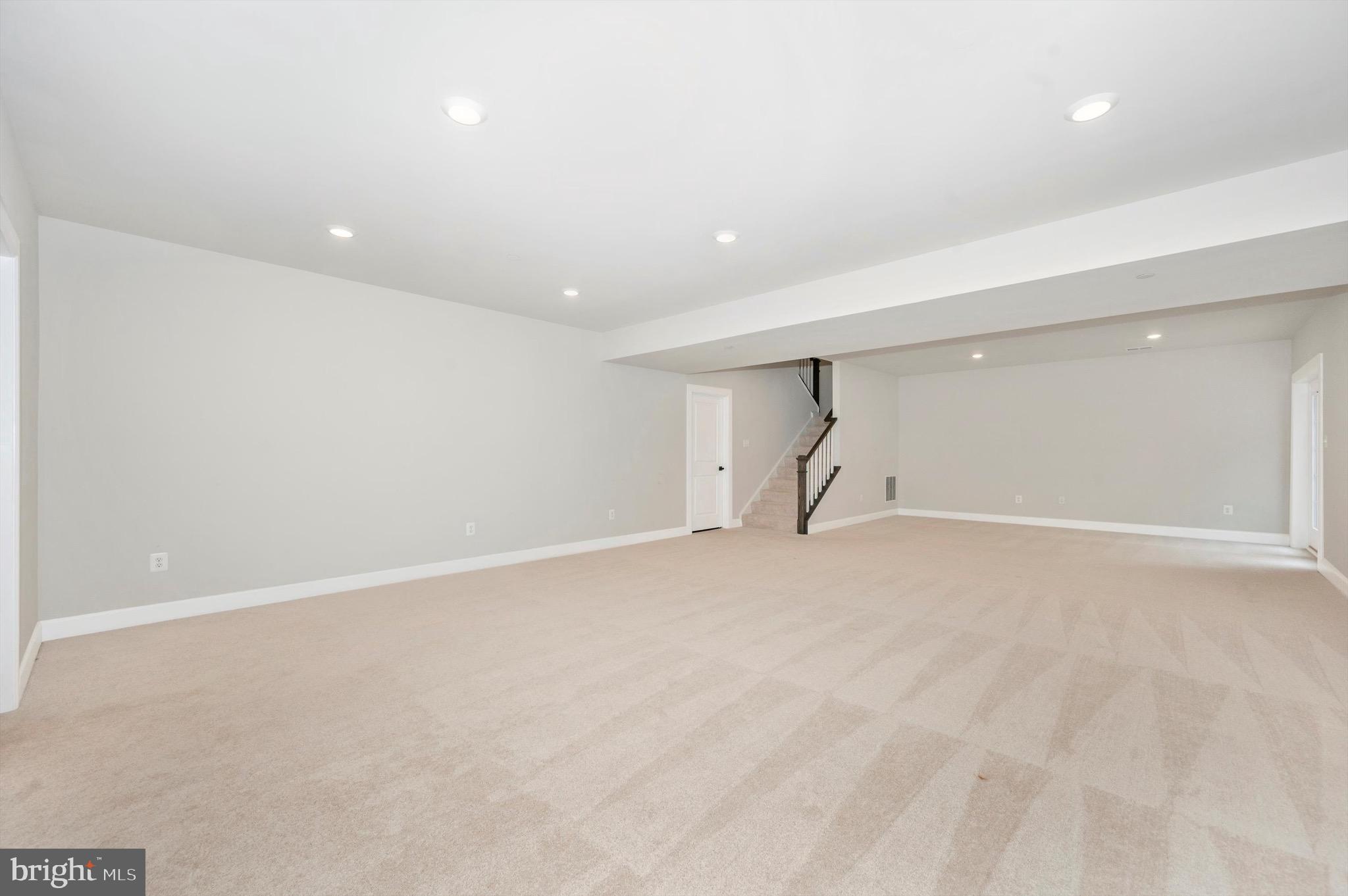 LAKE LINGANORE - Residential Lease