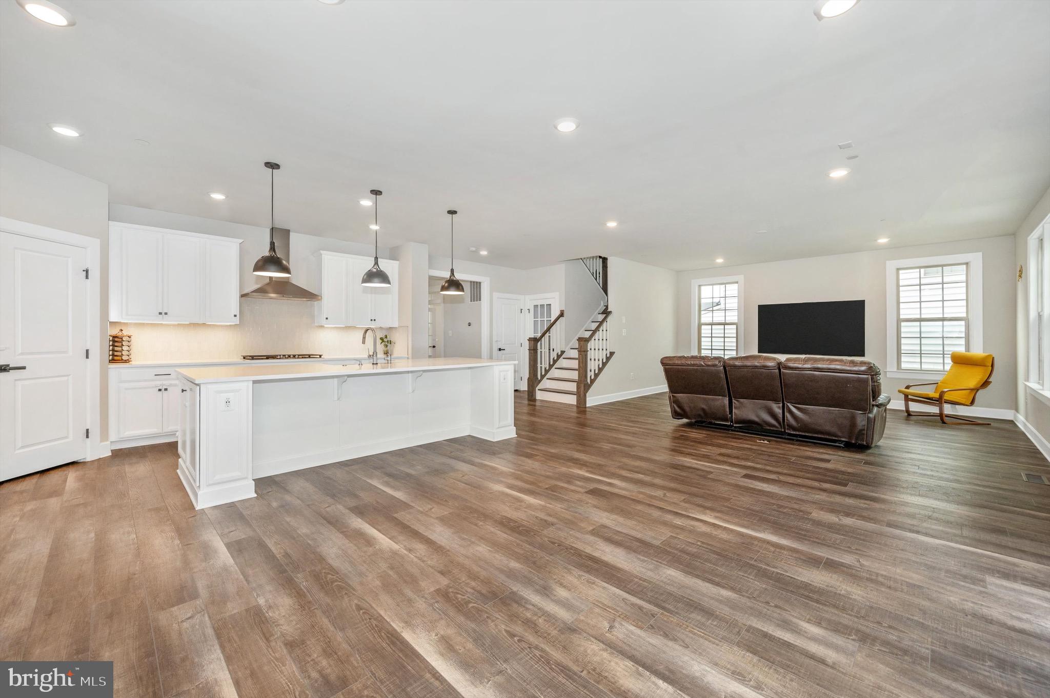 LAKE LINGANORE - Residential Lease