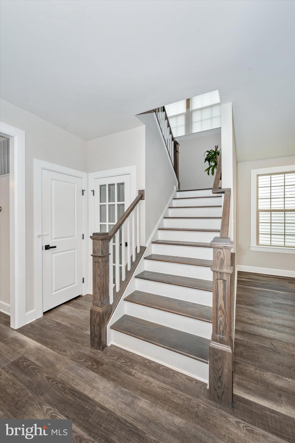 LAKE LINGANORE - Residential Lease