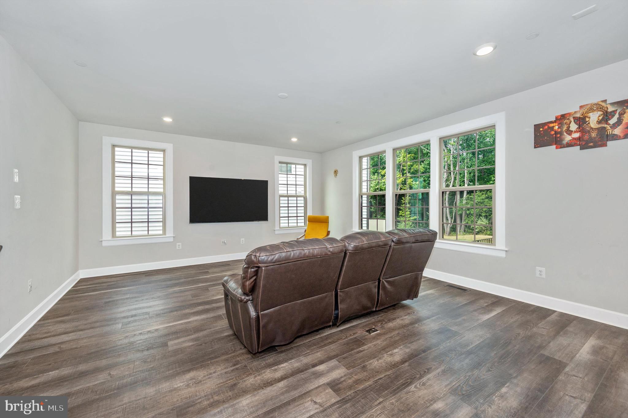 LAKE LINGANORE - Residential Lease