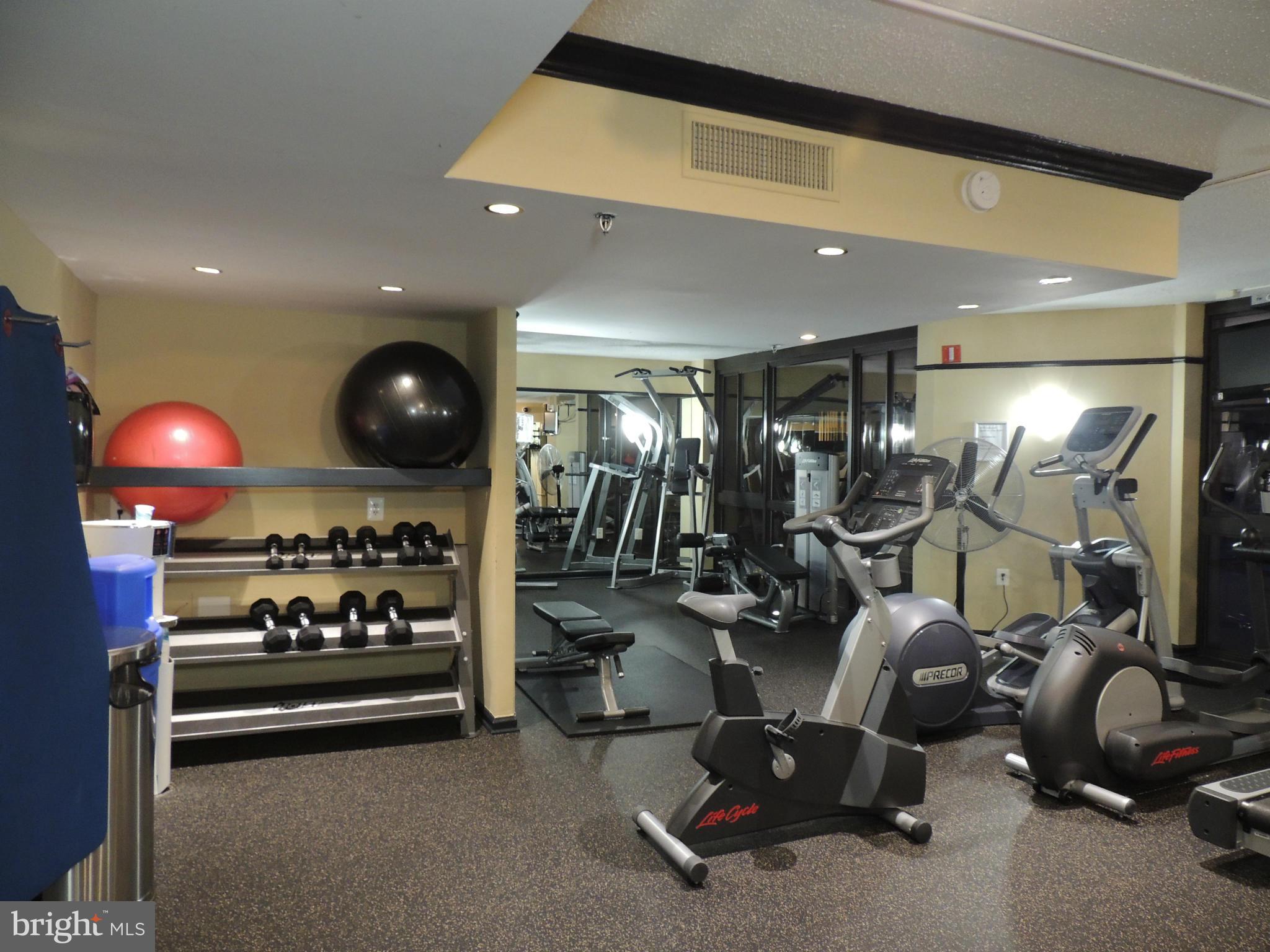 EASTVIEW AT BALLSTON METRO - Residential Lease