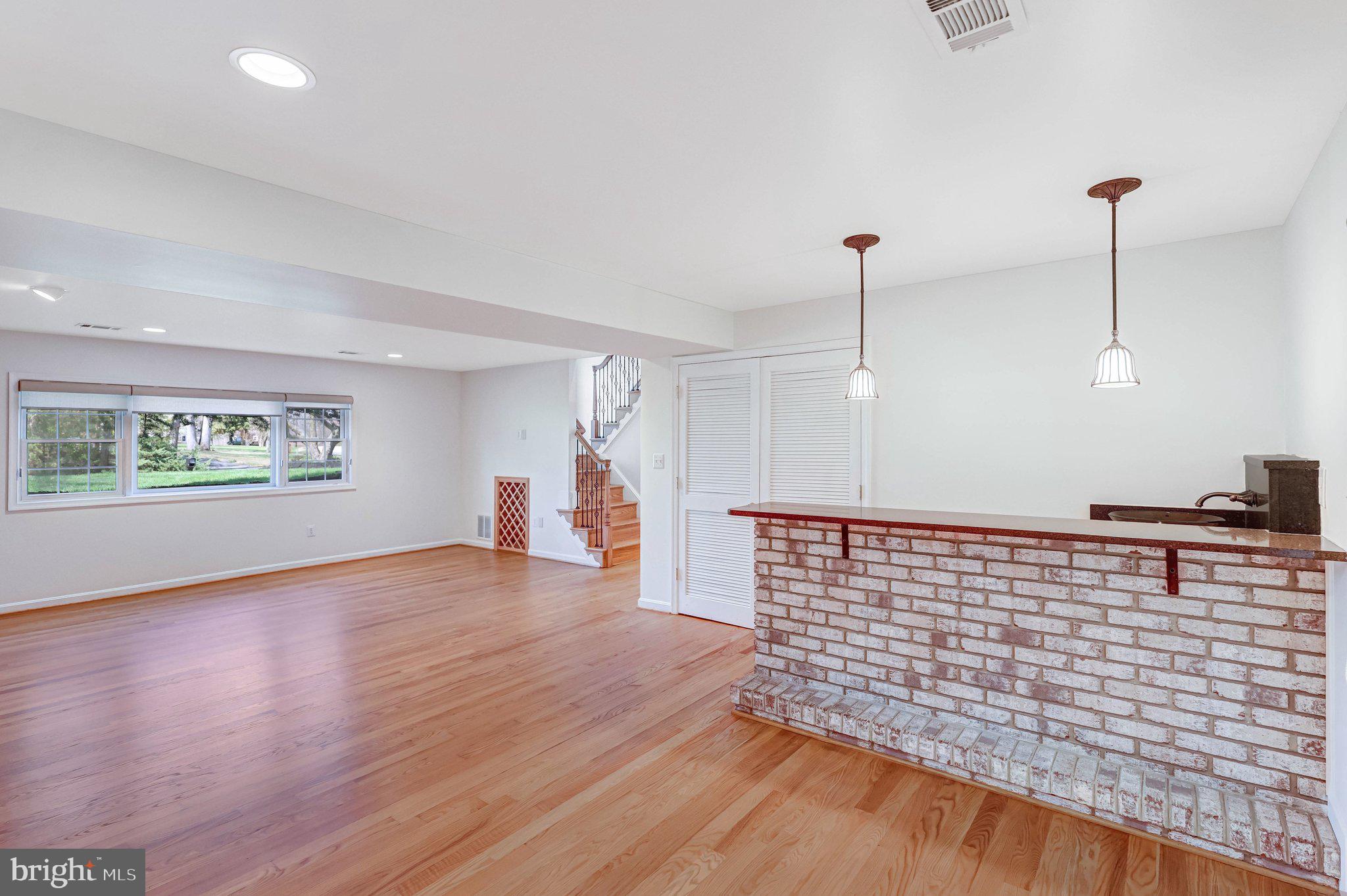 HARBOR VIEW - Residential