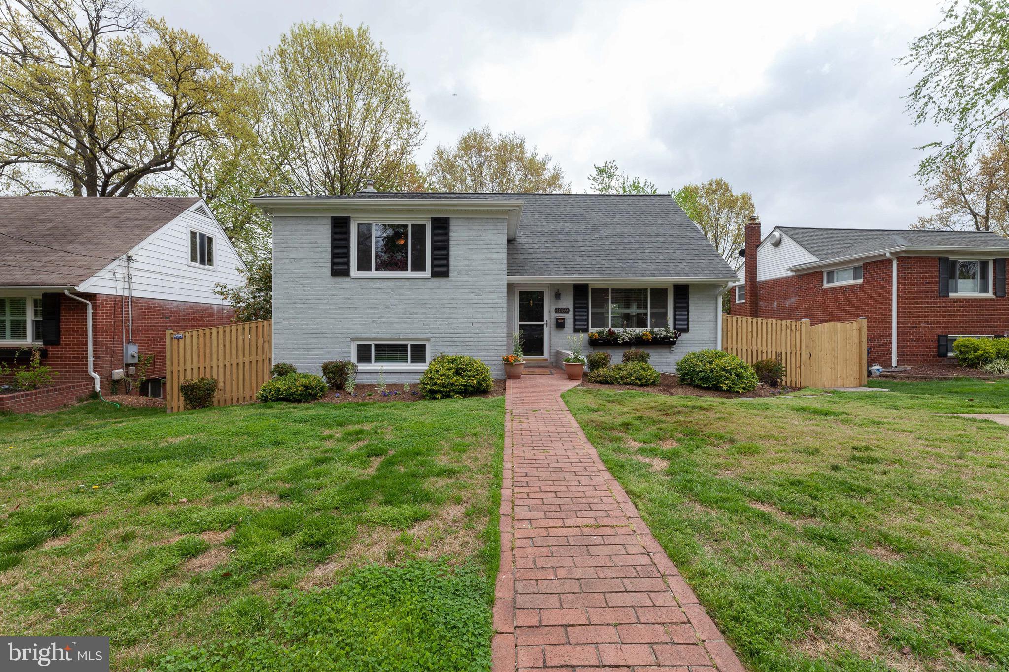 BROOKVILLE - Residential