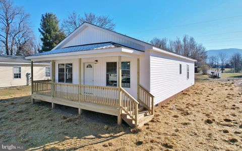 240 DEFORD AVENUE STANLEY VA 22851