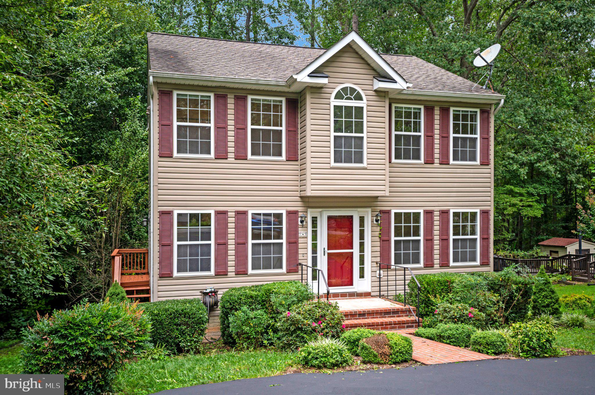 763 CANTERBURY DRIVE