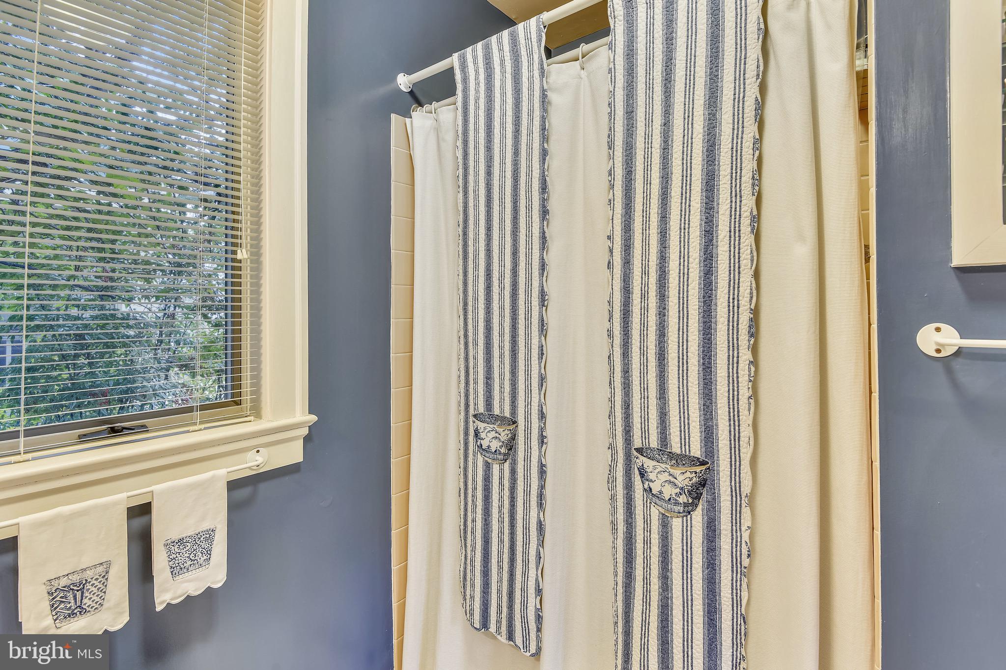 WAVERLY HILLS - Residential