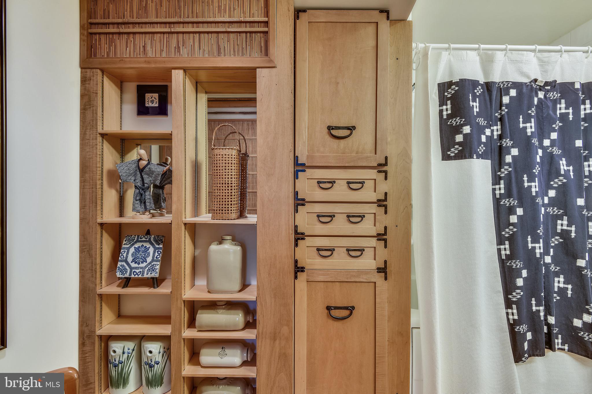 WAVERLY HILLS - Residential