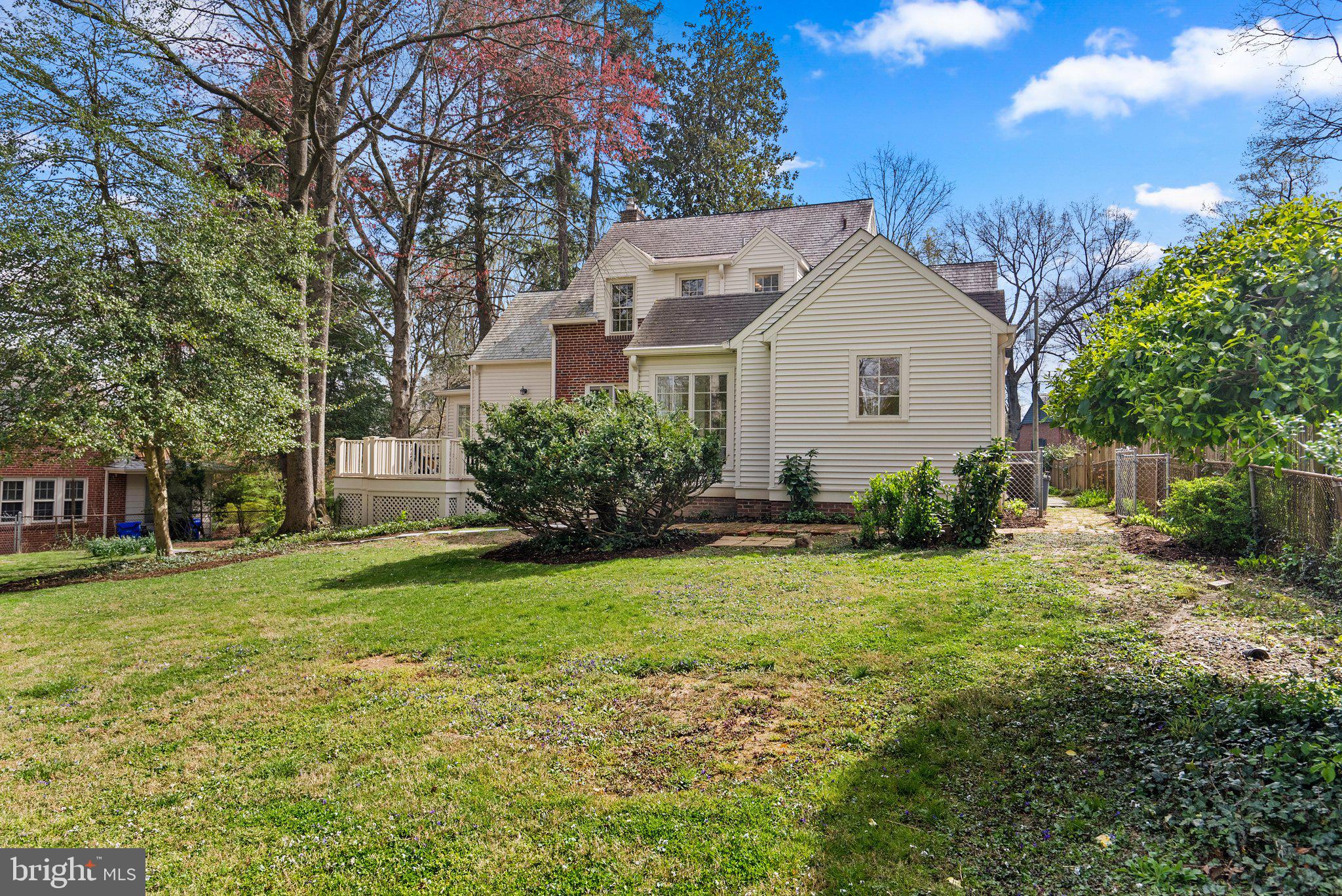 WOODSIDE PARK - Residential