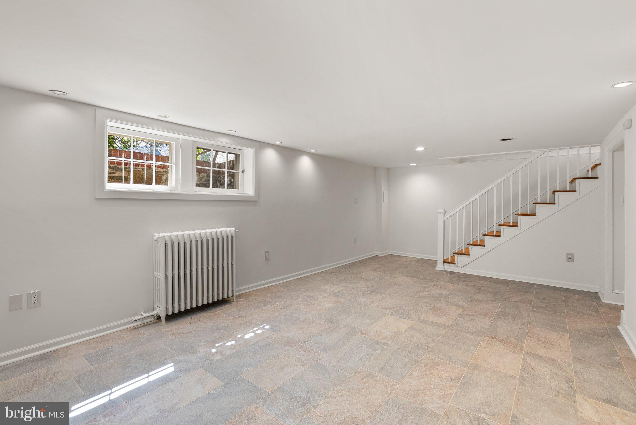 WOODSIDE PARK - Residential