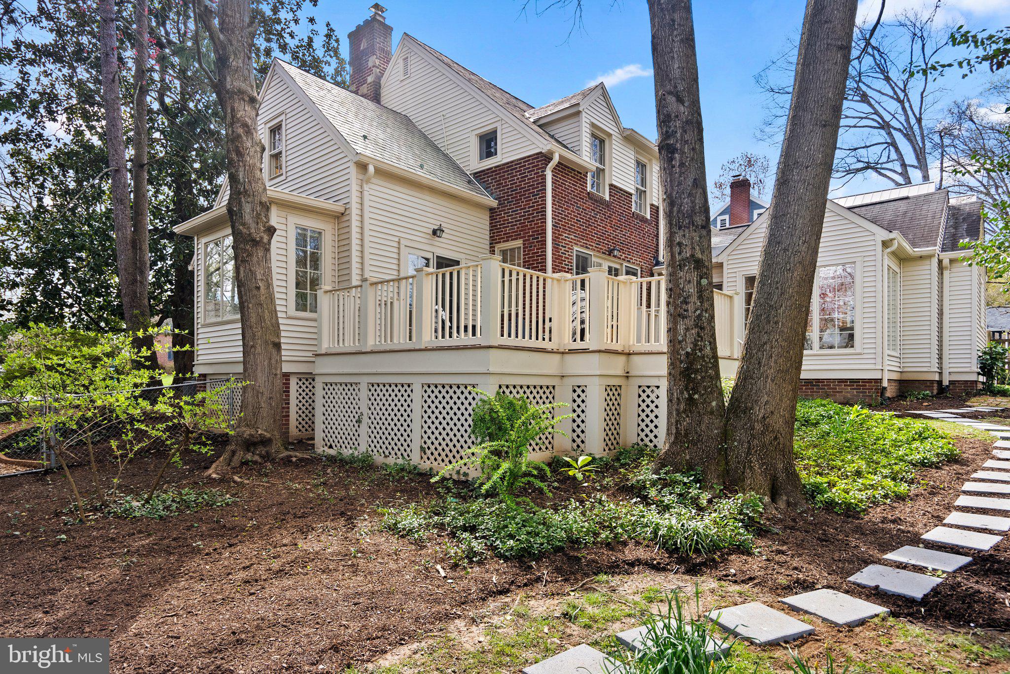 WOODSIDE PARK - Residential