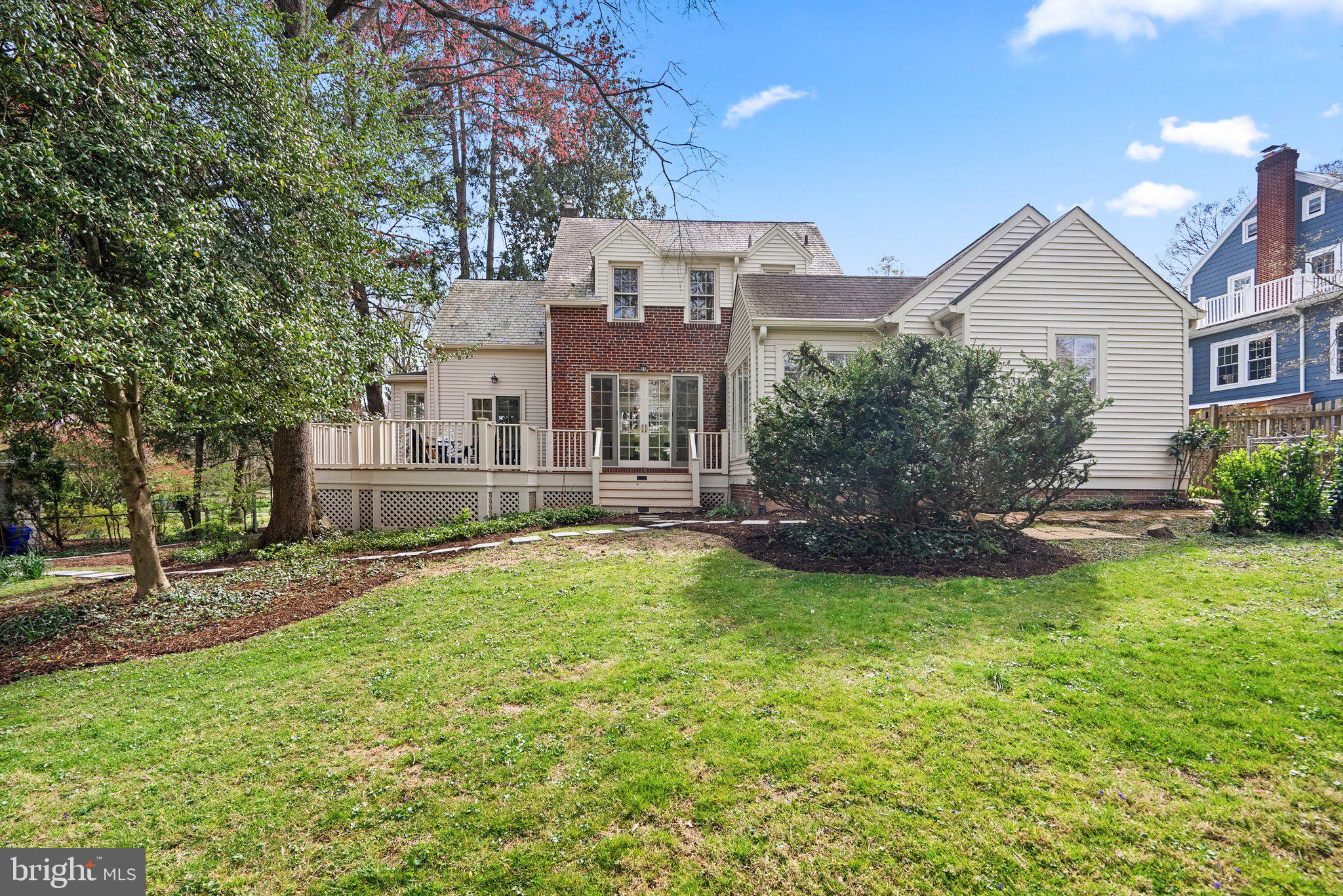 WOODSIDE PARK - Residential