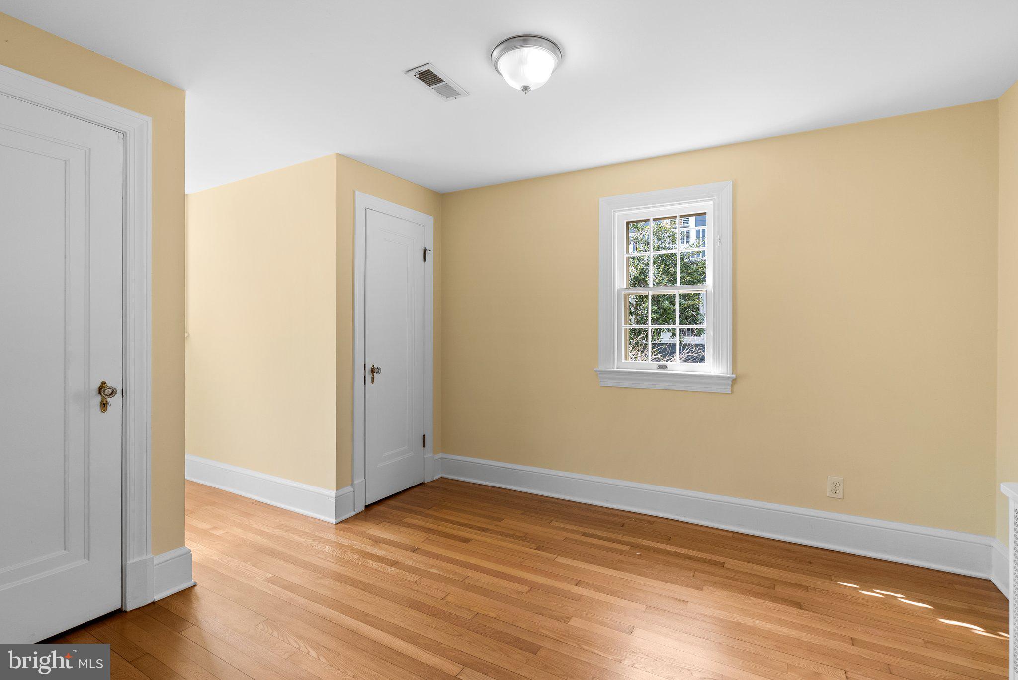 WOODSIDE PARK - Residential