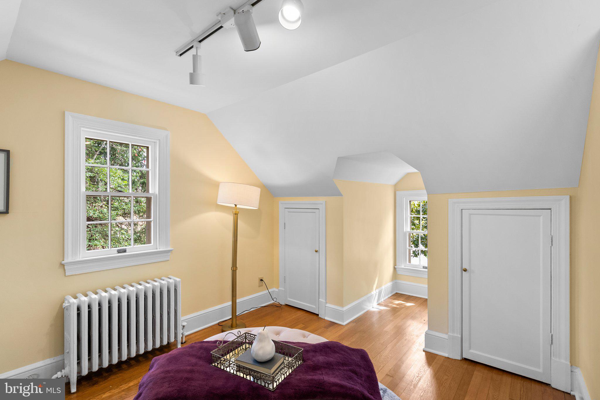 WOODSIDE PARK - Residential