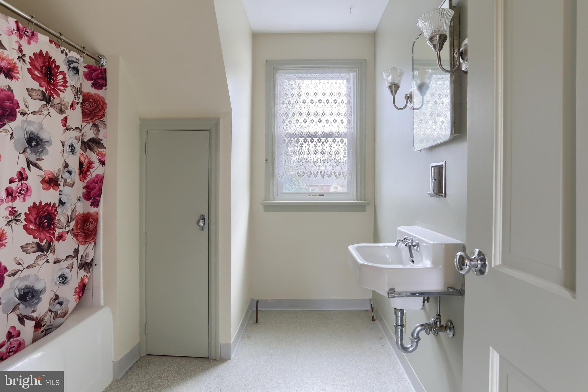 LEBANON CITY - Residential