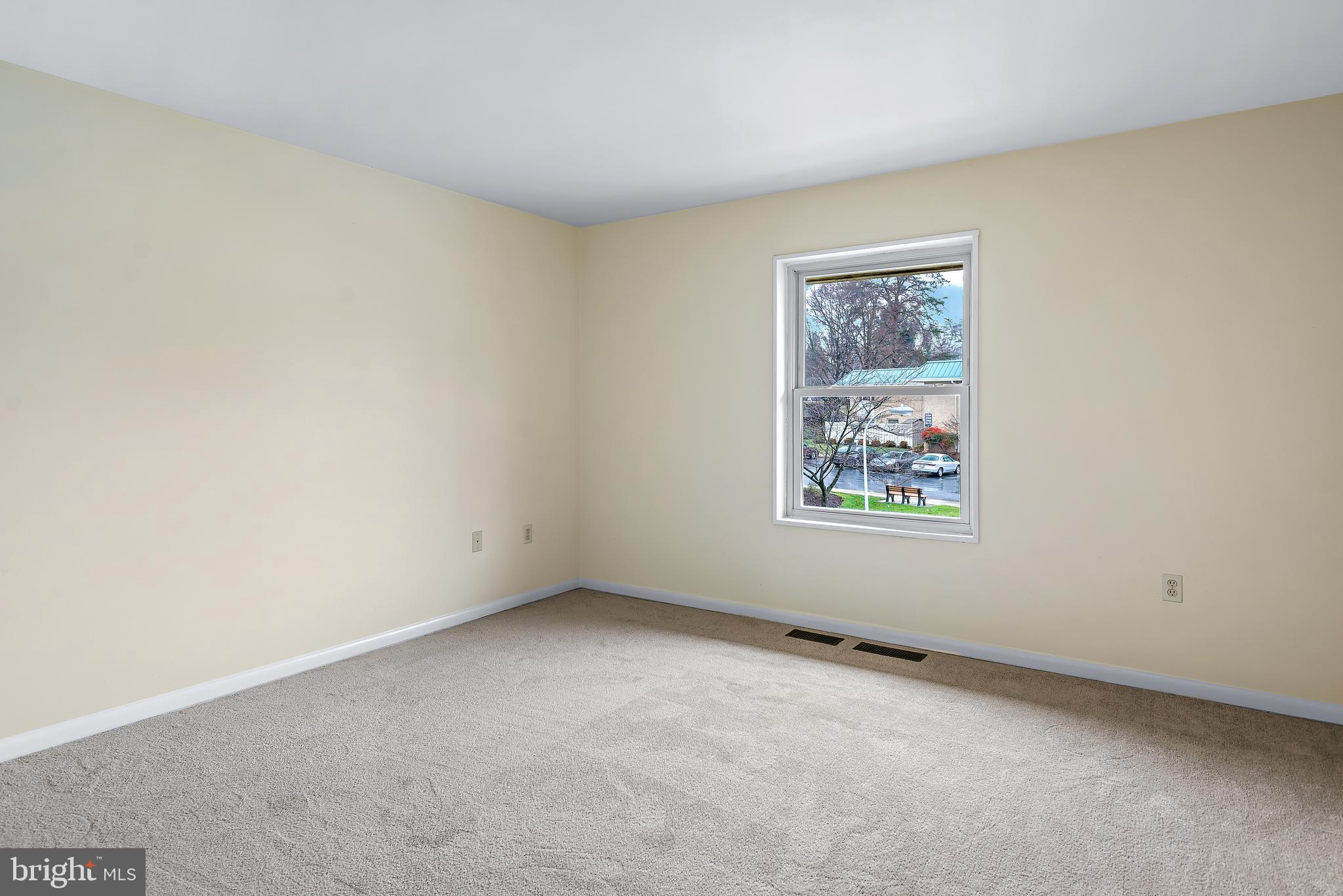 LEISURE WORLD - Residential