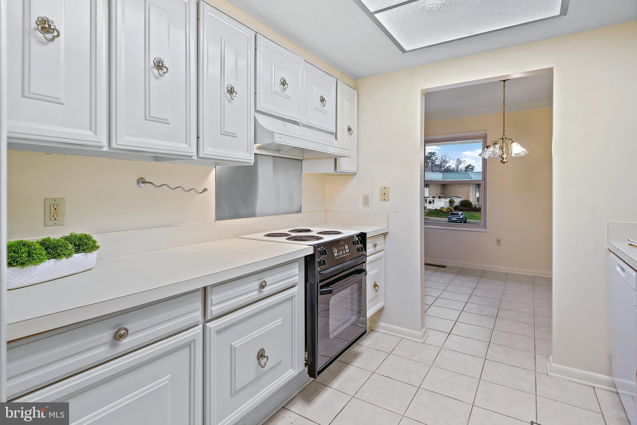 LEISURE WORLD - Residential