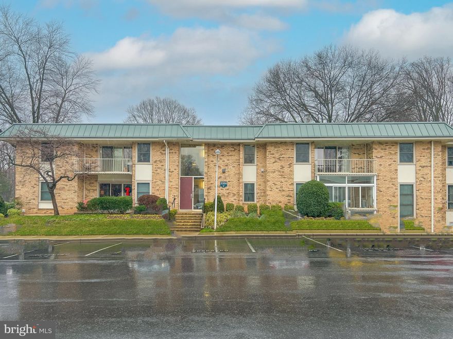 PRICE DROP!! 
Lovely Coop in the Active Senior Community of Leisure World.     Close to Clubhouse 1, this second floor Coop has been recently painted and recarpeted.    Great light in this unit with balcony.    Mutual recently replaced all windows and sliding glass door.    Laundry facilities are in common but are across the hall from this unit.     Coop fee includes everything -- utilities, taxes, maintenance and all the amenities this community has to offer including transportation, indoor and outdoor pools, medical center on property, fitness center, a host of classes and clubs to join, clubhouses, restaurants, tennis courts, 18 hole golf course, and more.    
Call helpful agent with any questions.