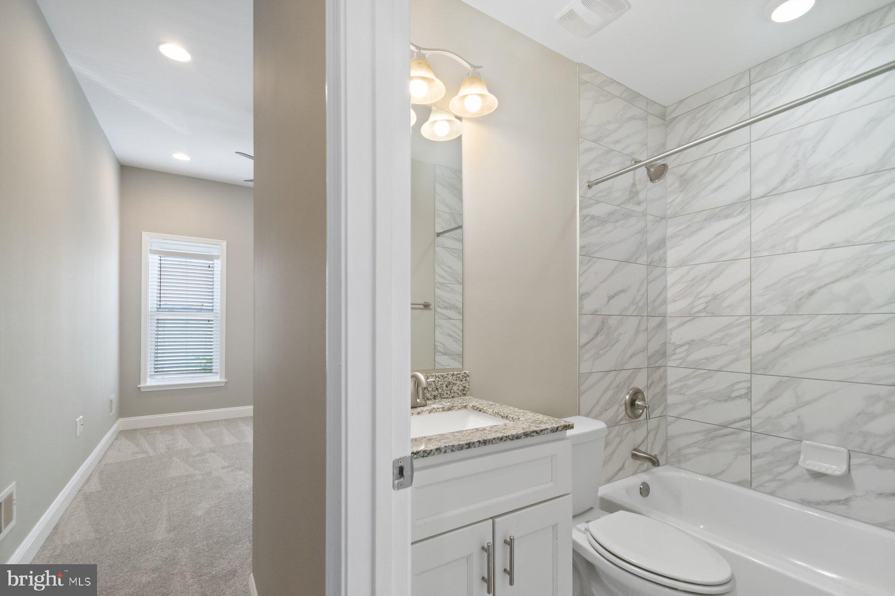 EAST MONUMENT HISTORIC DISTRICT - Residential Lease