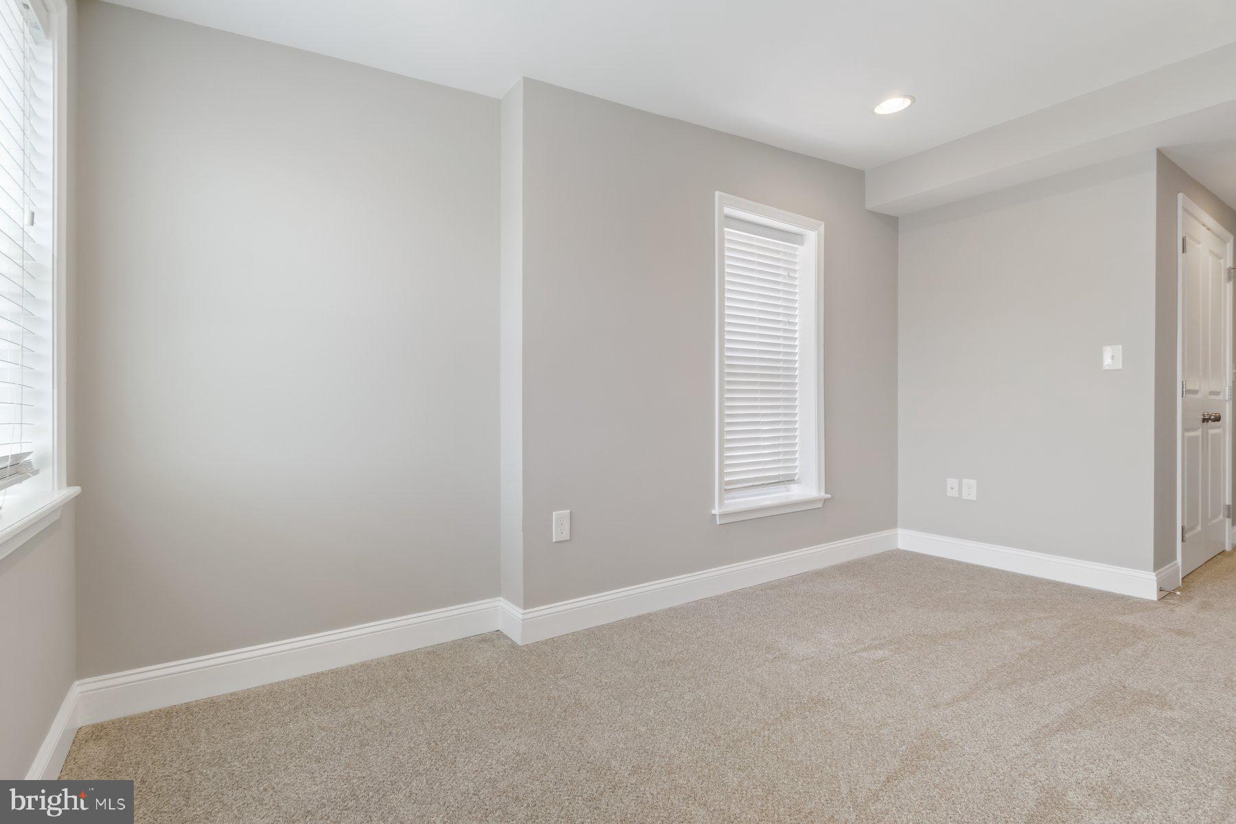 EAST MONUMENT HISTORIC DISTRICT - Residential Lease