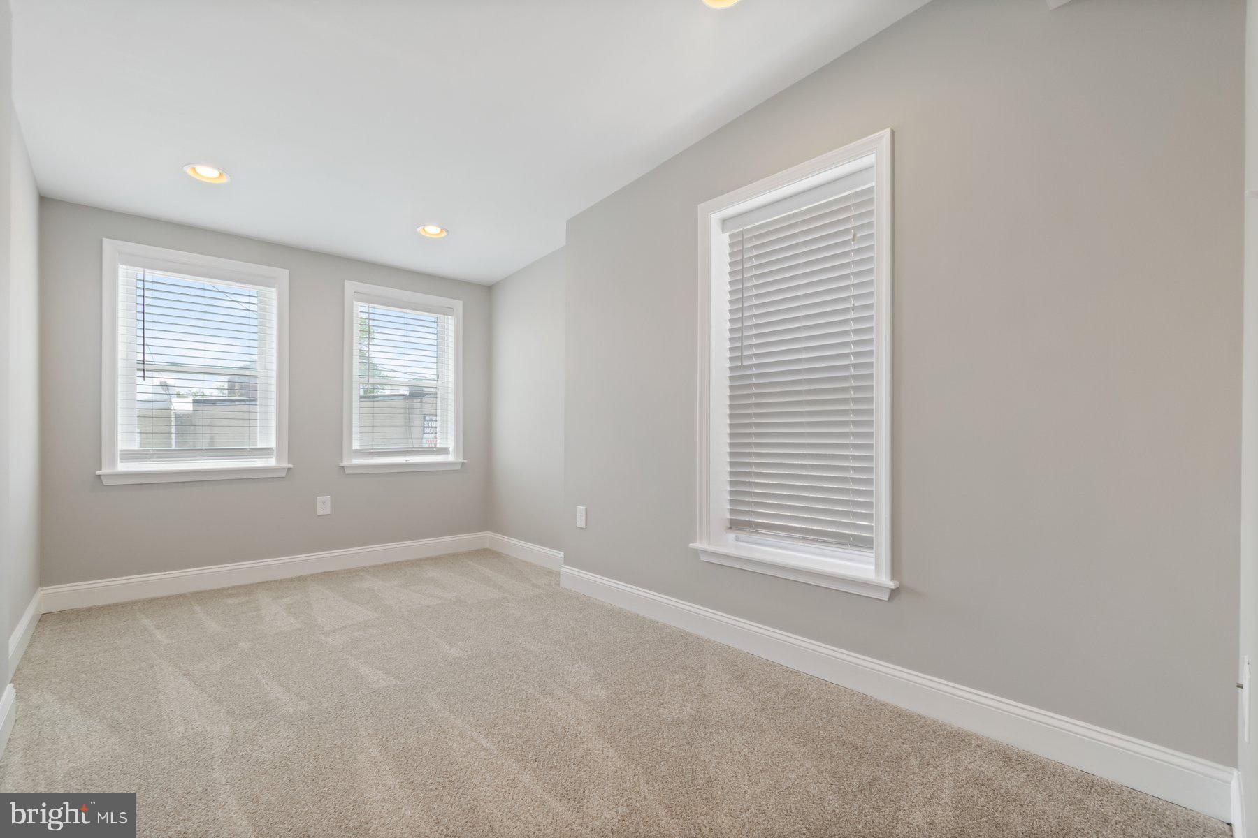 EAST MONUMENT HISTORIC DISTRICT - Residential Lease