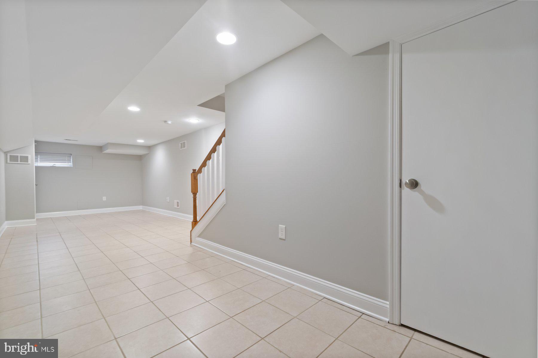 EAST MONUMENT HISTORIC DISTRICT - Residential Lease