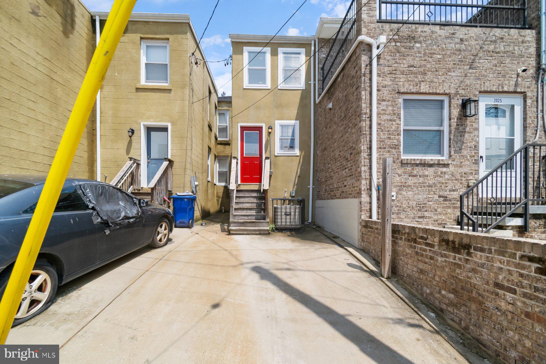 EAST MONUMENT HISTORIC DISTRICT - Residential Lease