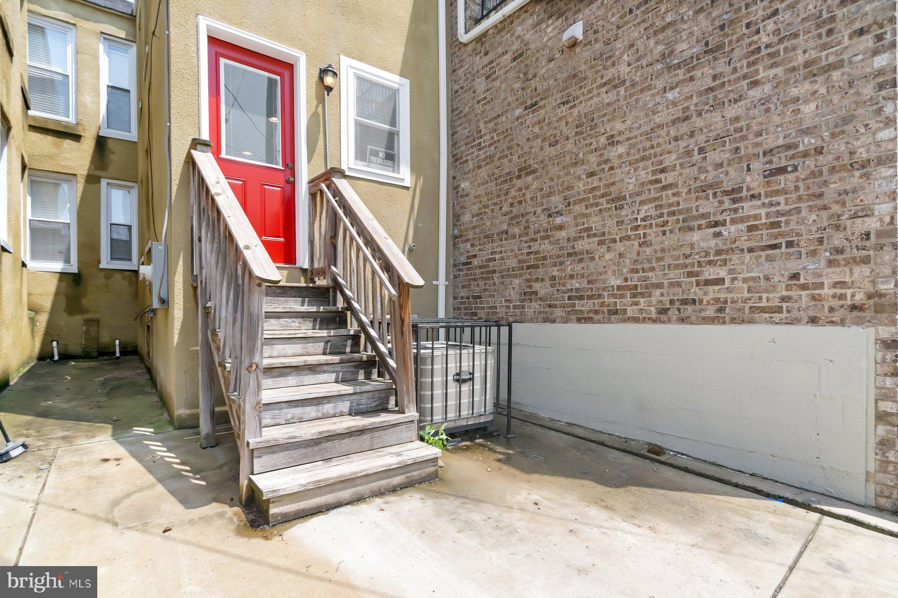 EAST MONUMENT HISTORIC DISTRICT - Residential Lease