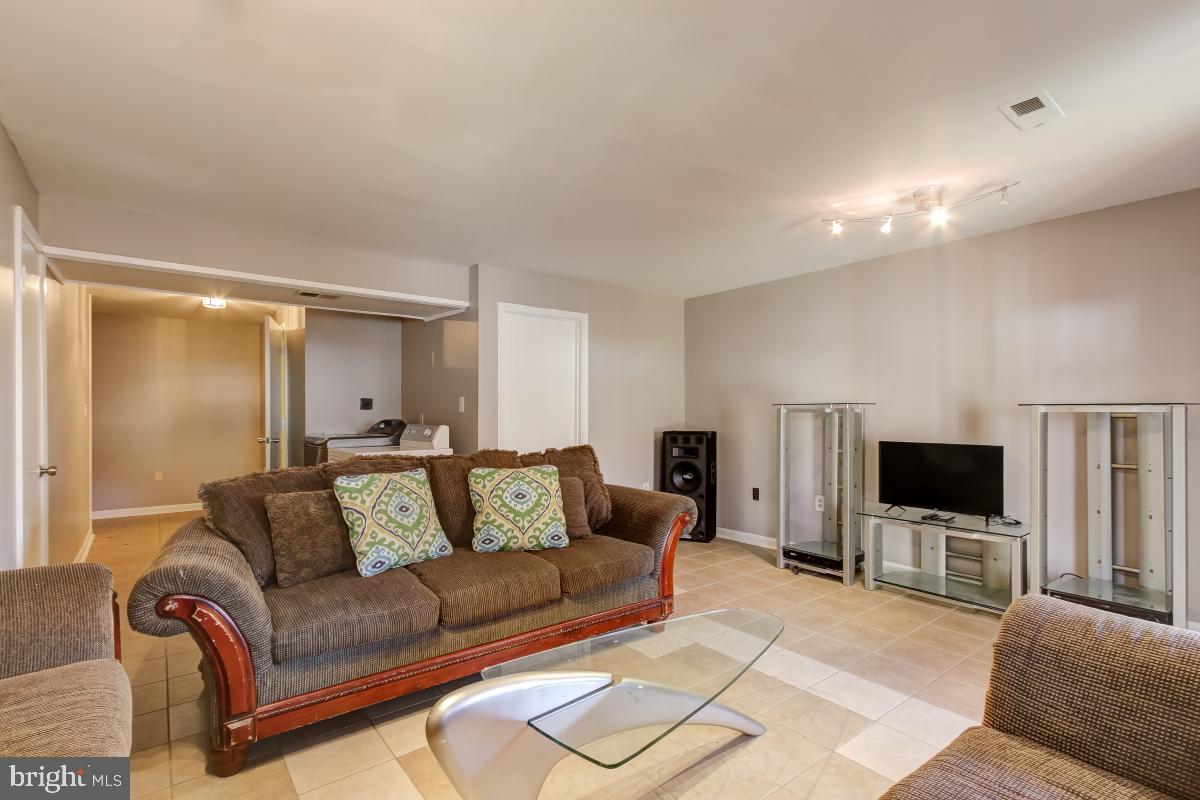 MONTCLAIR - Residential