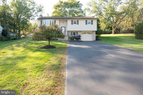 Photo of 1199 Randy Drive, POTTSTOWN, PA 19464 (MLS # PAMC2197514)