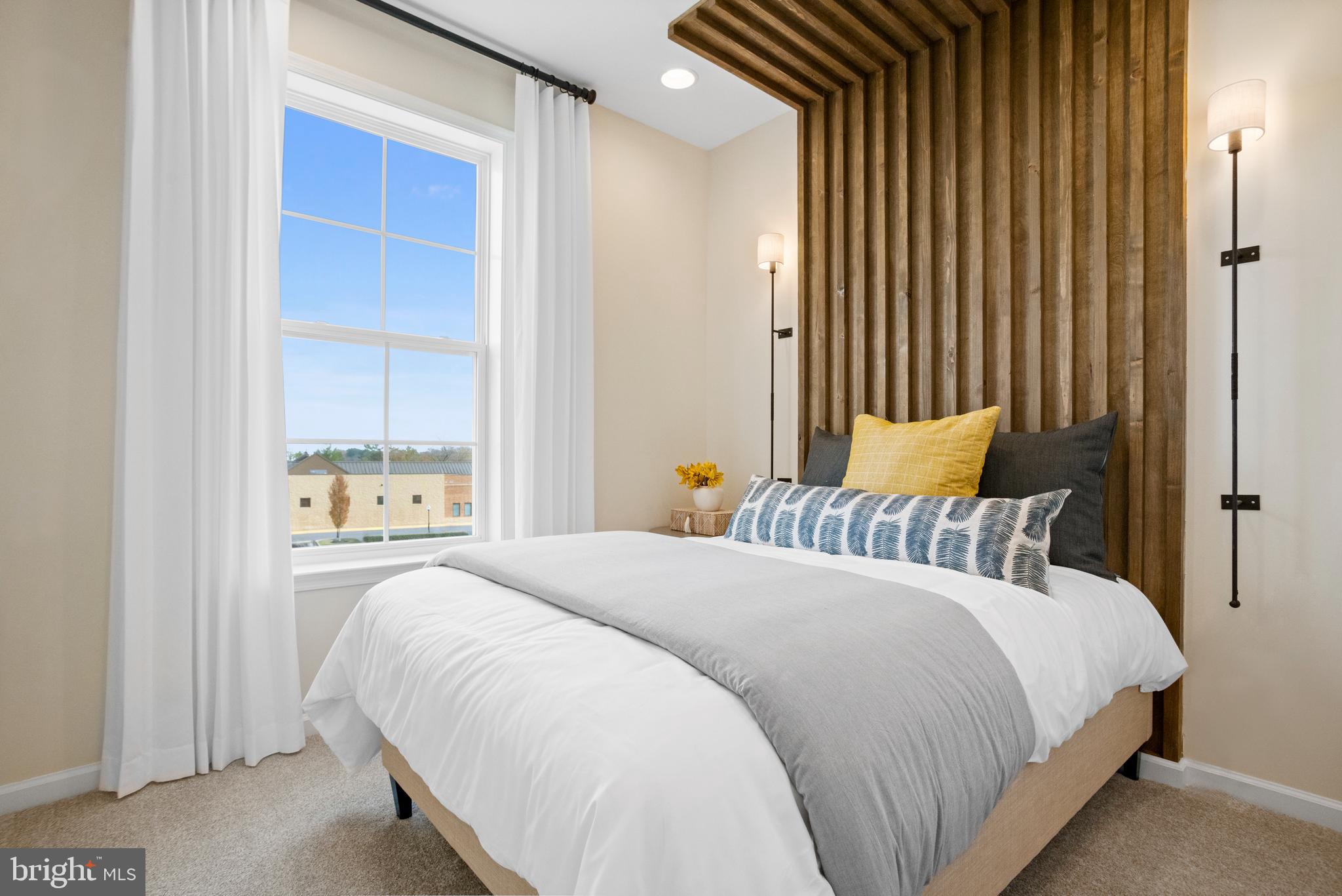 LOFTS AT CREEKSIDE - Residential