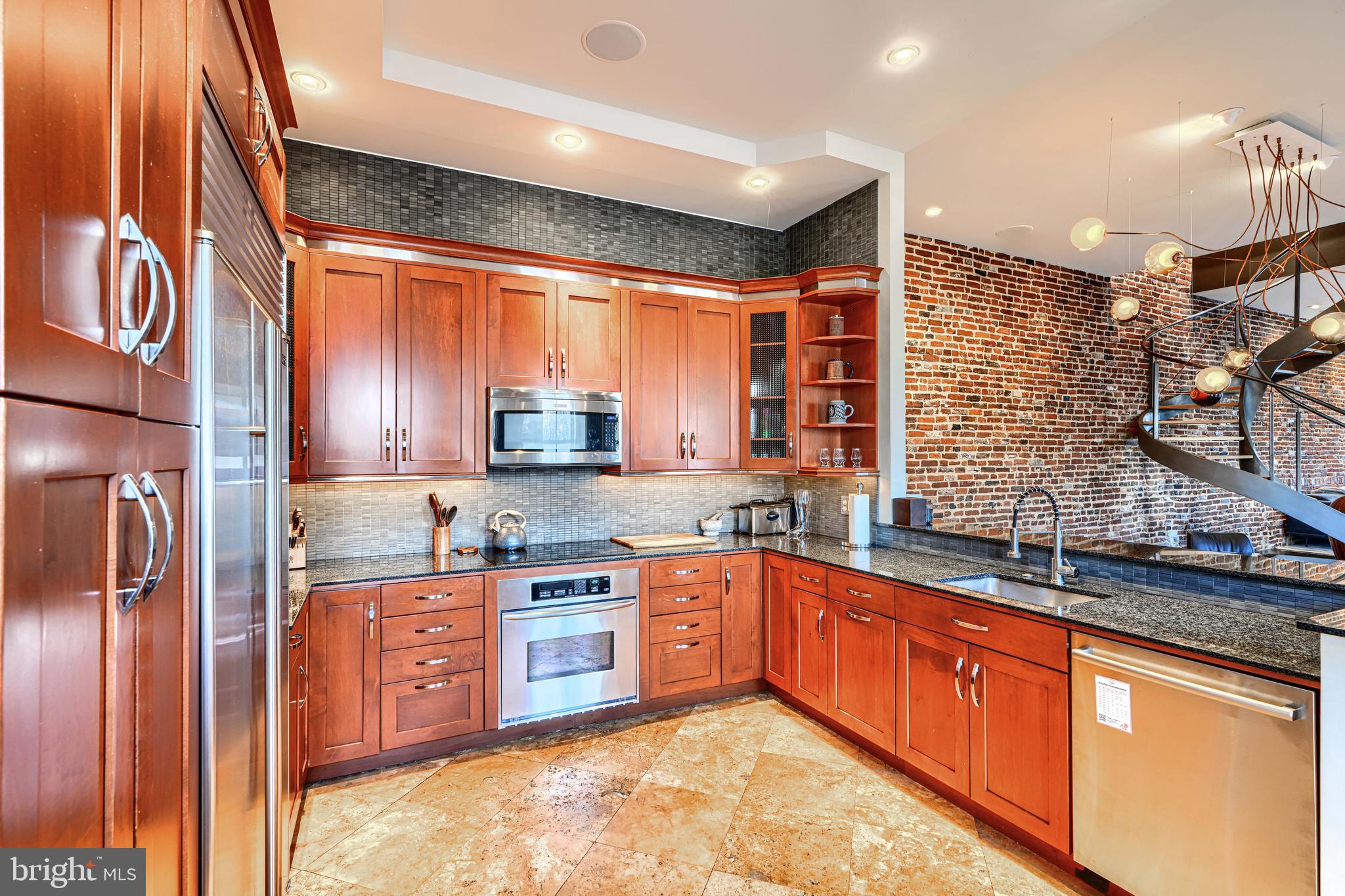 LOCUST POINT - Residential