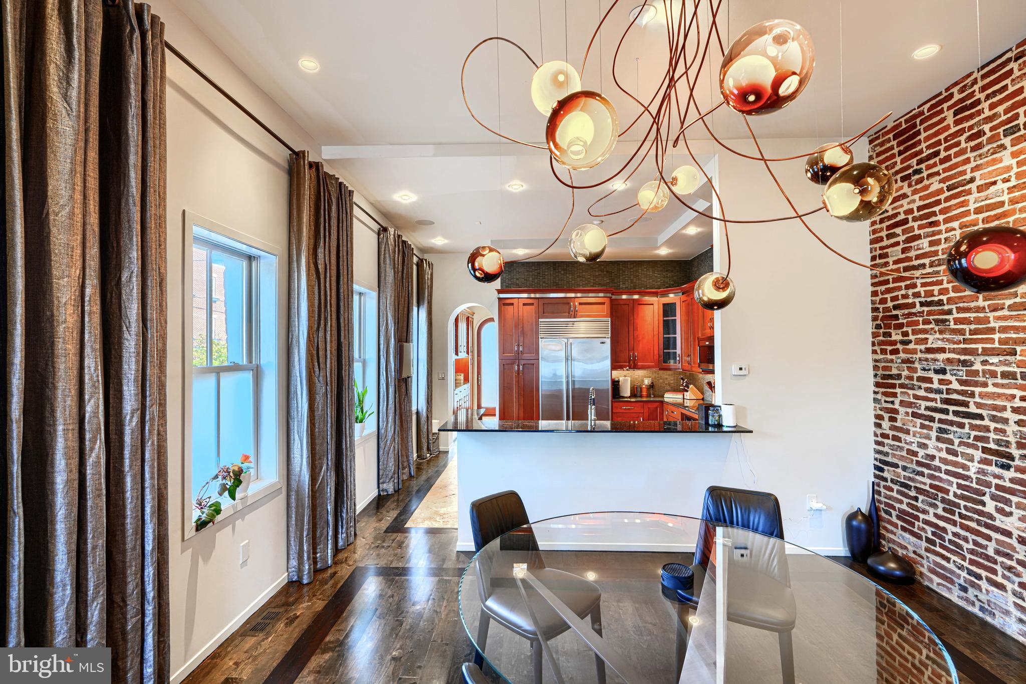 LOCUST POINT - Residential