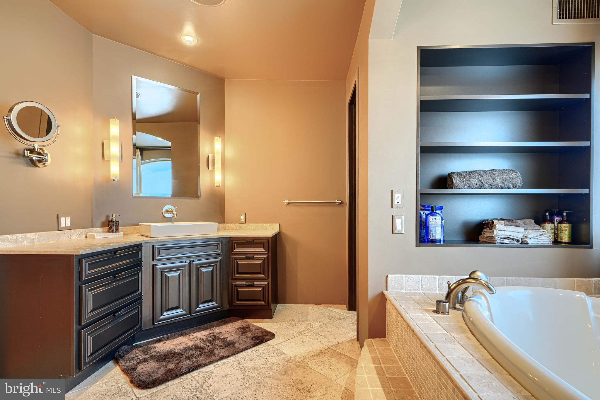 LOCUST POINT - Residential