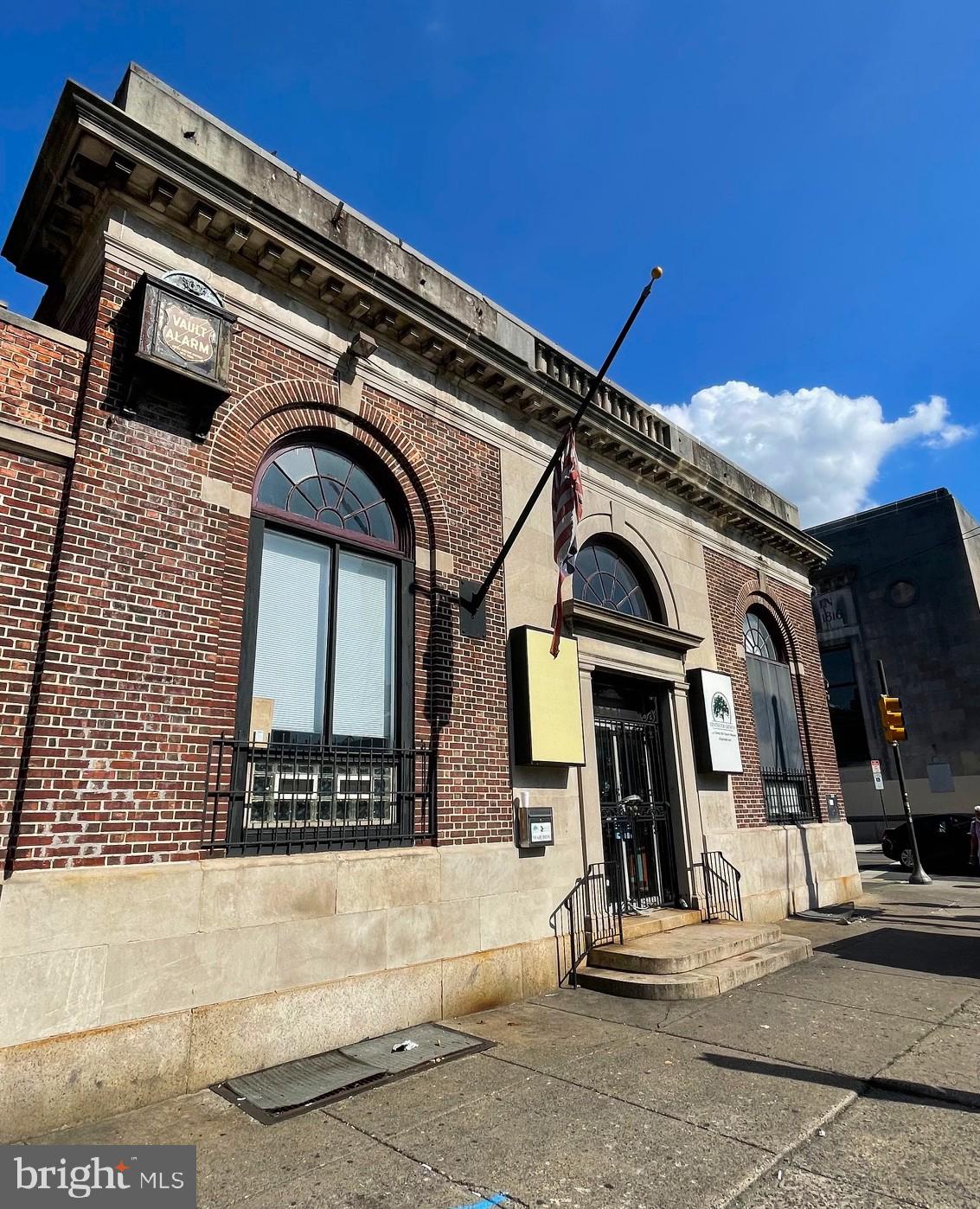 5001 N BROAD STREET