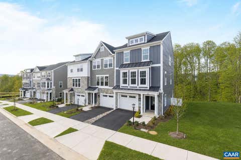 Townhouse For Sale - 3044 Farrow Cir Cir<br/> CHARLOTTESVILLE, VA 22901