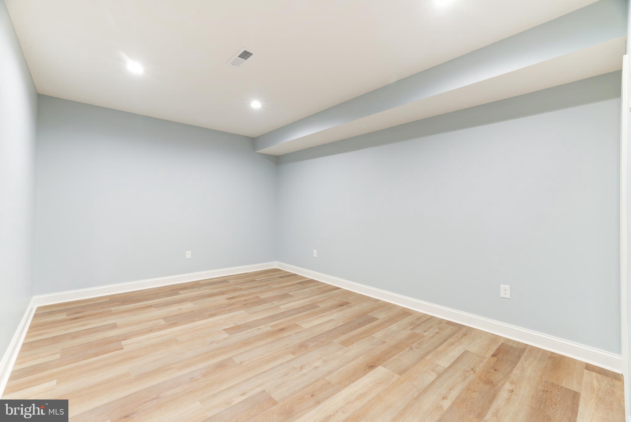 OAKWOOD ESTATES - Residential