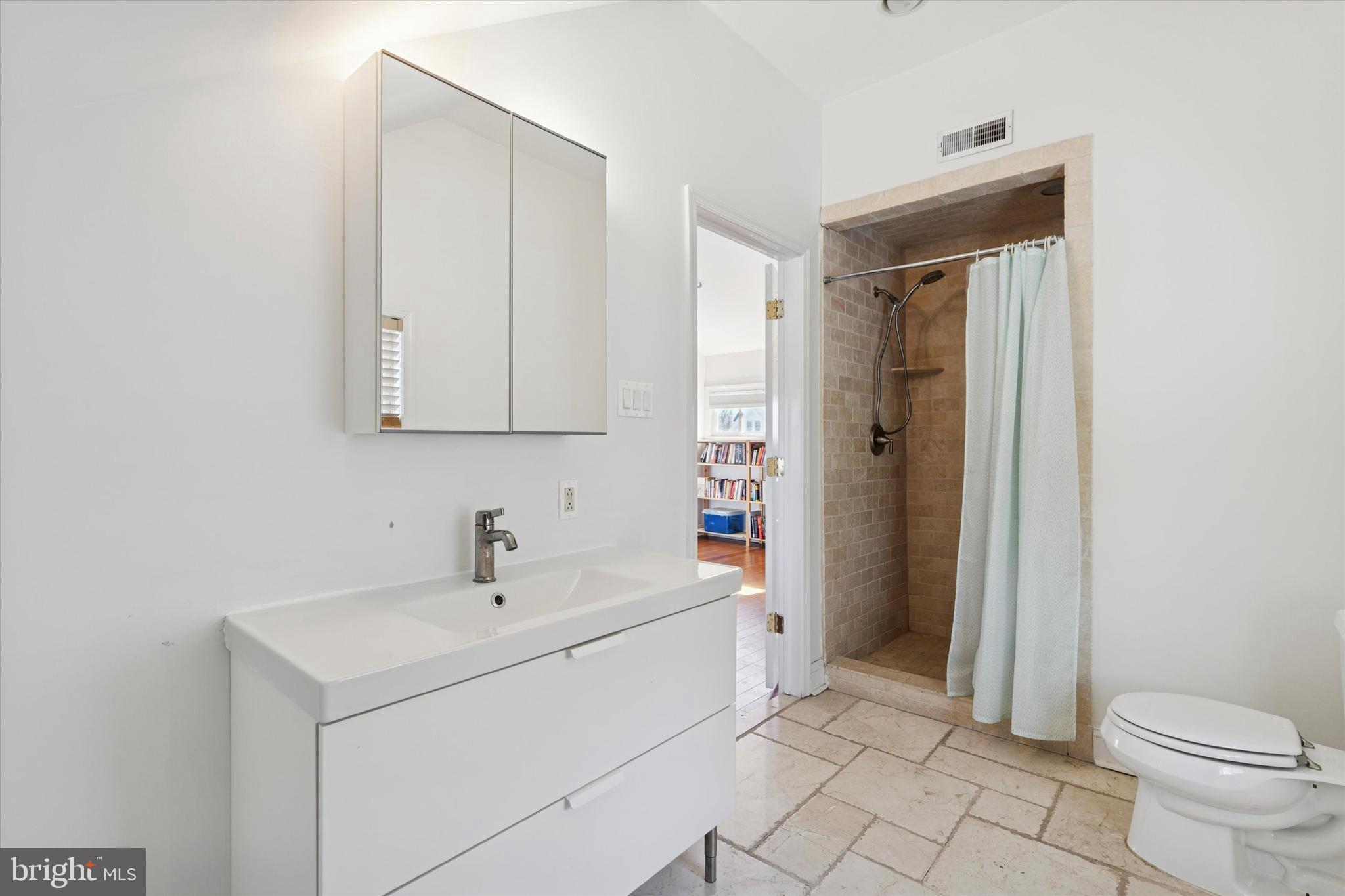 WYNNEBROOK MANOR - Residential