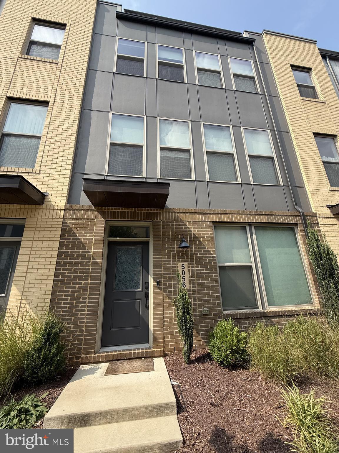 Qualifications Requirements: 40 times the monthly rent annual income for non voucher applicants, 680 or higher credit score
Welcome to 5056 Oakmoore Drive, a contemporary townhouse available for rent in North Bethesda. Built in 2021. This 2,013-square-foot home offers 4 bedrooms and 4 bathrooms, perfect for families or professionals seeking space and comfort. Enjoy the modern open floor plan with abundant natural light, a gourmet kitchen with high-end appliances, and a two-car garage.
Situated in a desirable neighborhood, this property provides easy access to local amenities and a vibrant community atmosphere.
Please walk around to the front door for access. Lockbox on the front door.