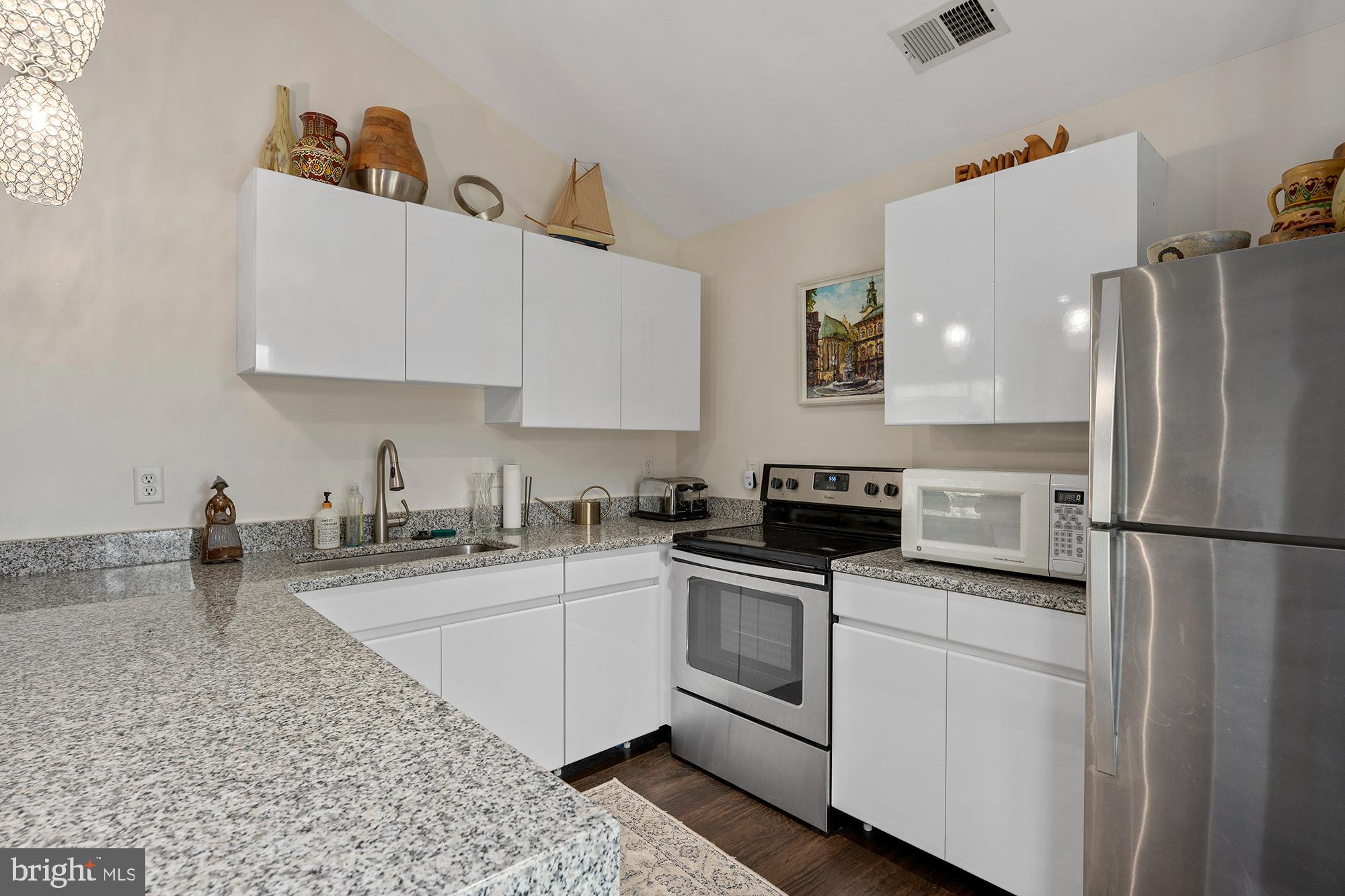 CAVES VALLEY - Residential