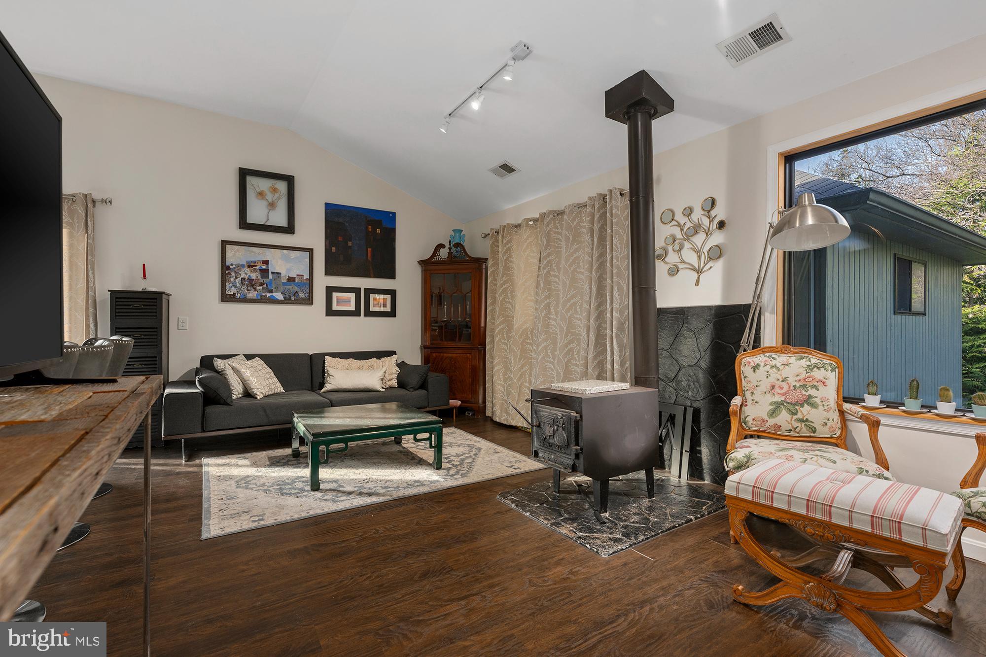 CAVES VALLEY - Residential