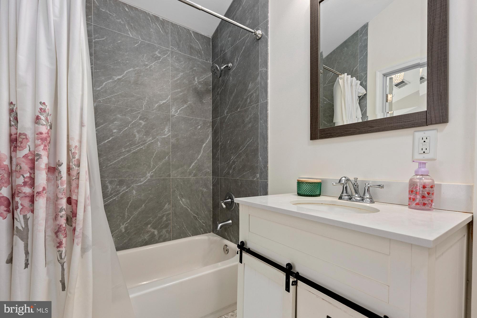 CAVES VALLEY - Residential