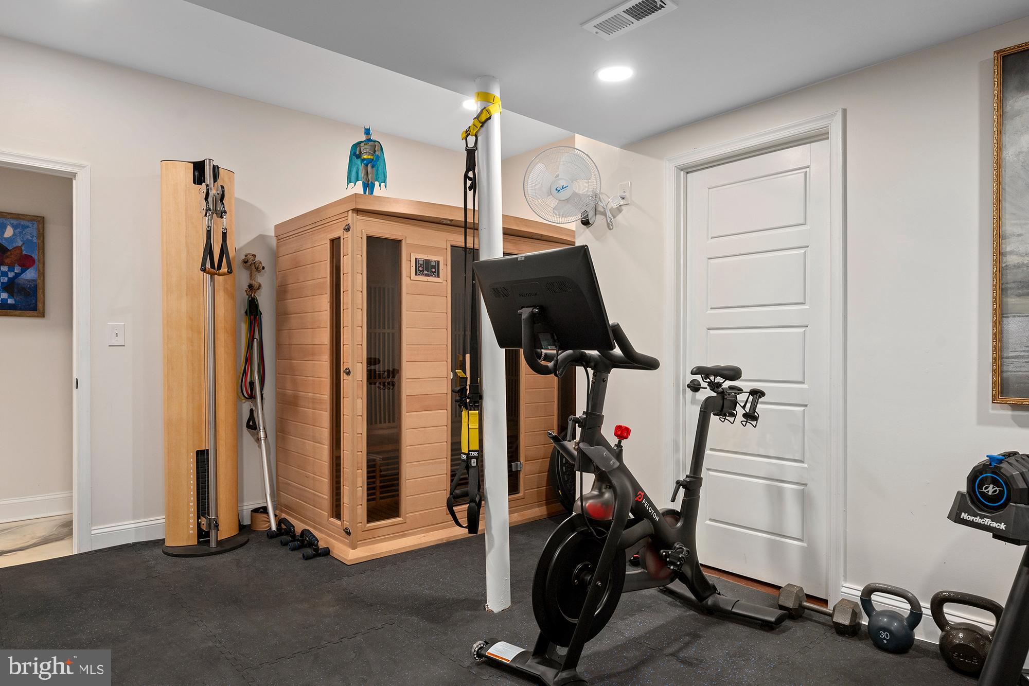 CAVES VALLEY - Residential