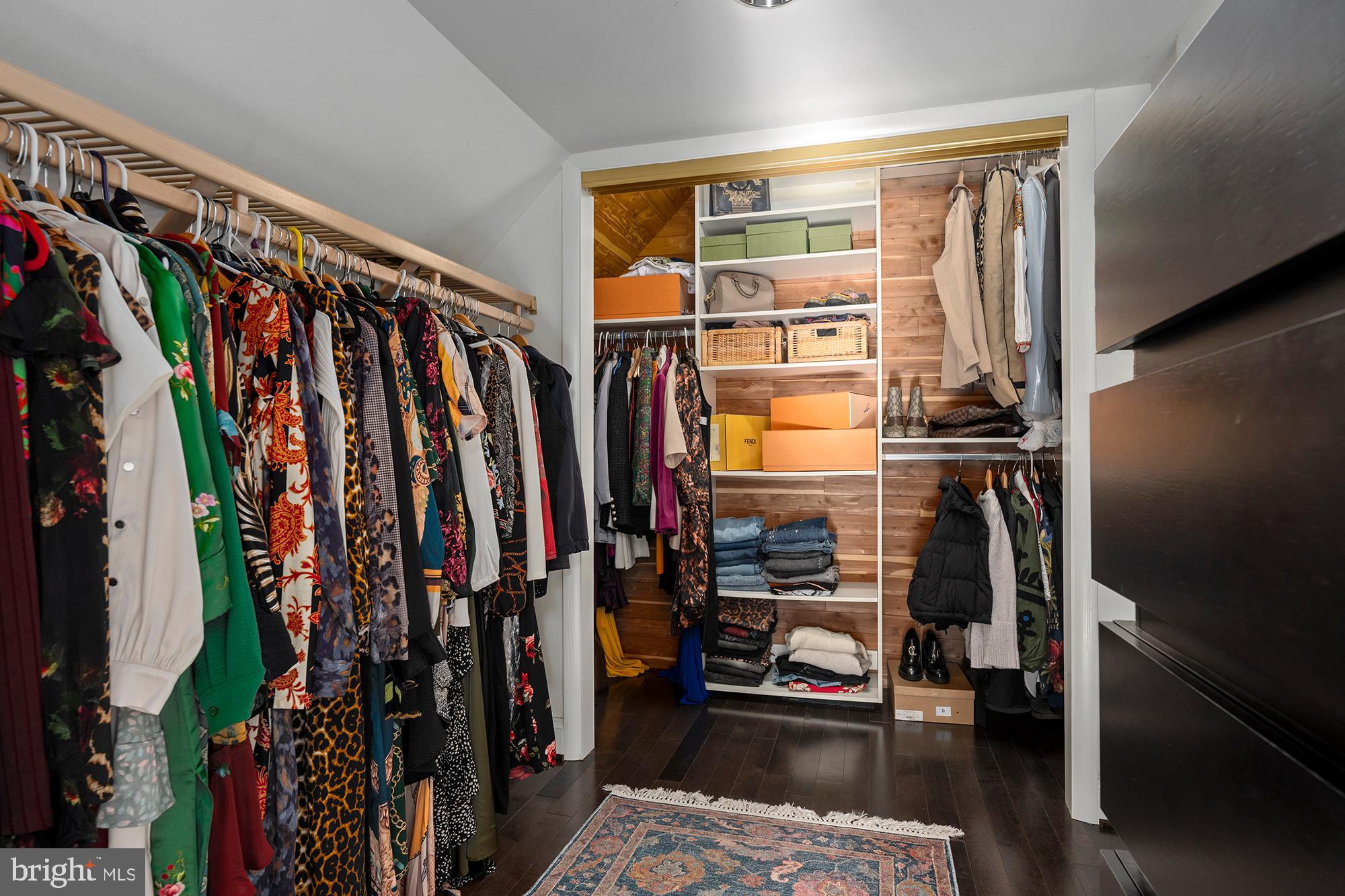 CAVES VALLEY - Residential