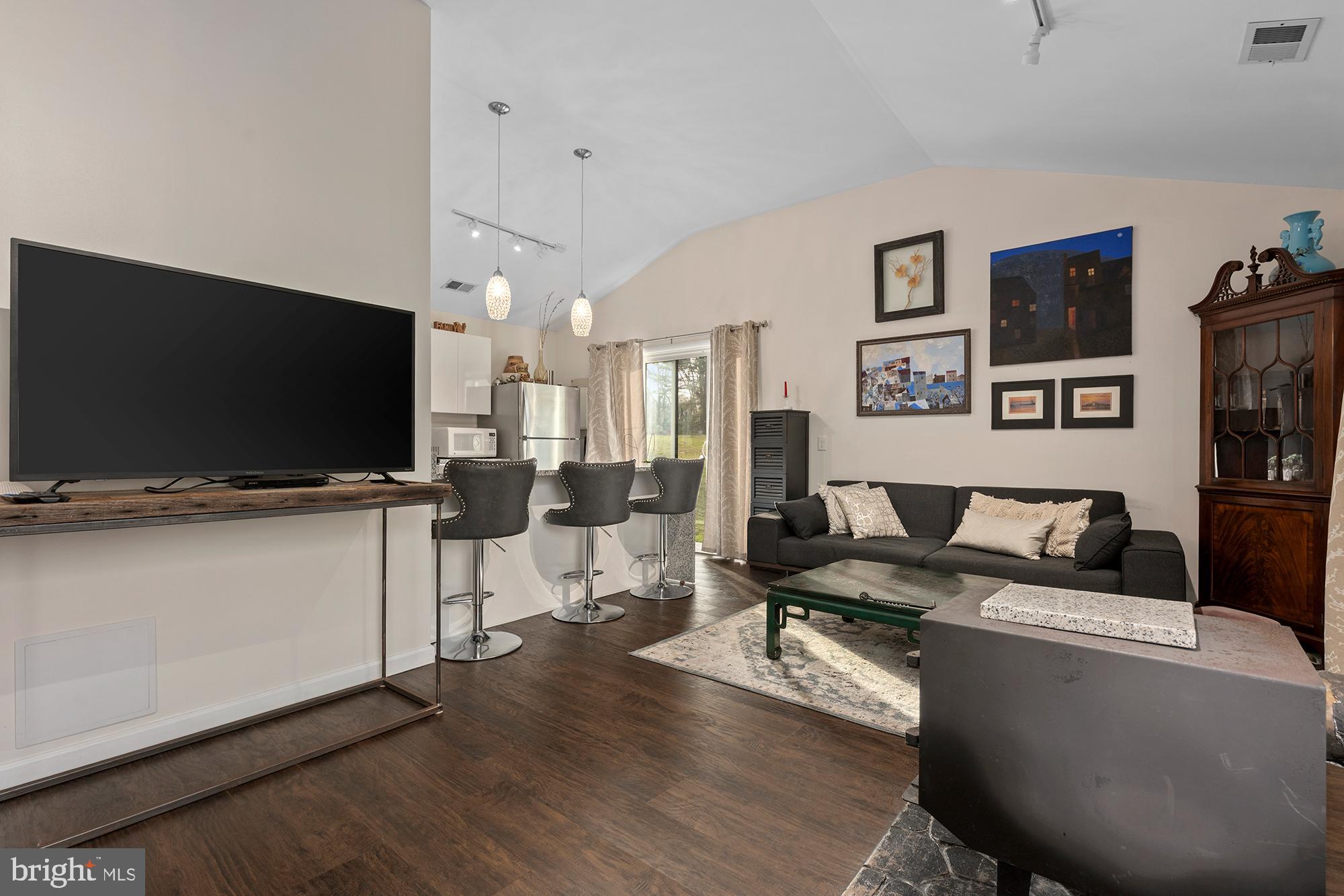 CAVES VALLEY - Residential