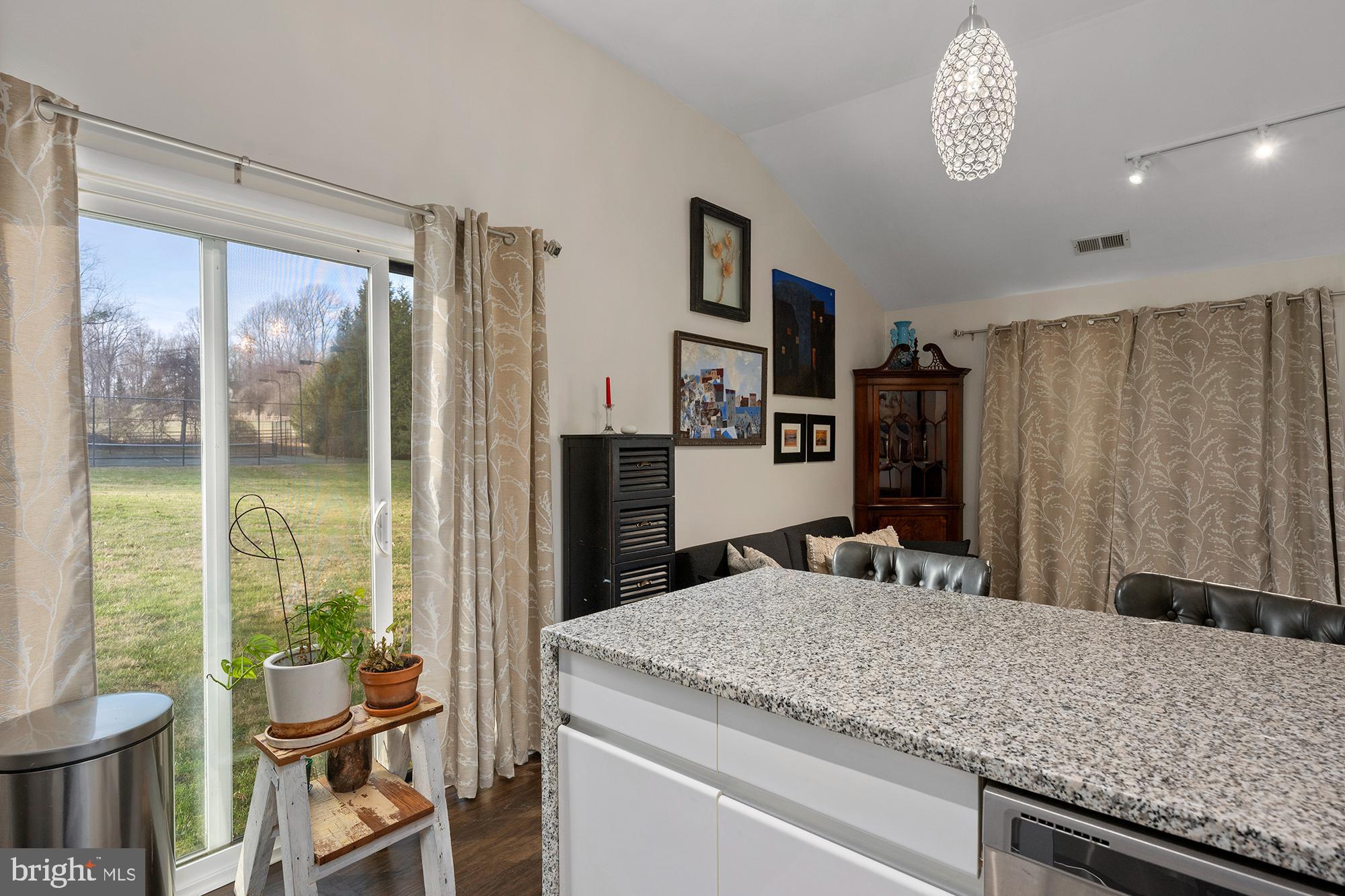 CAVES VALLEY - Residential