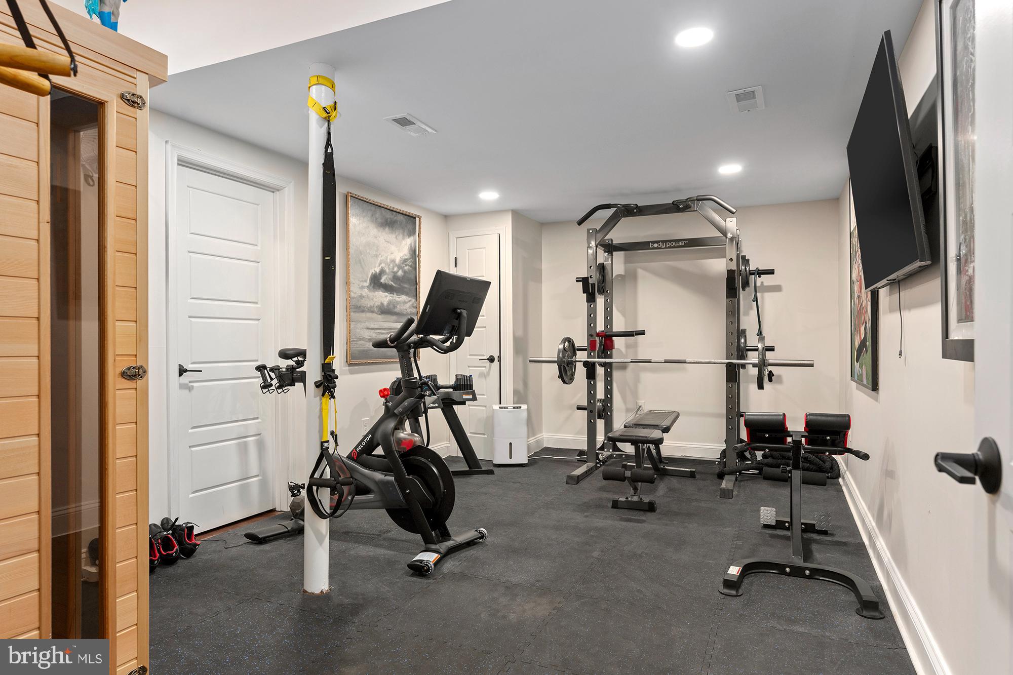 CAVES VALLEY - Residential