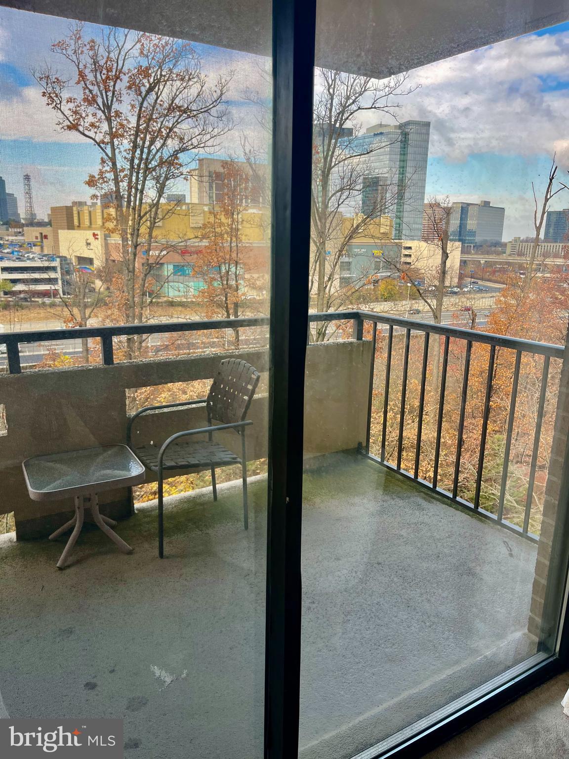 ENCORE OF MCLEAN - Residential Lease