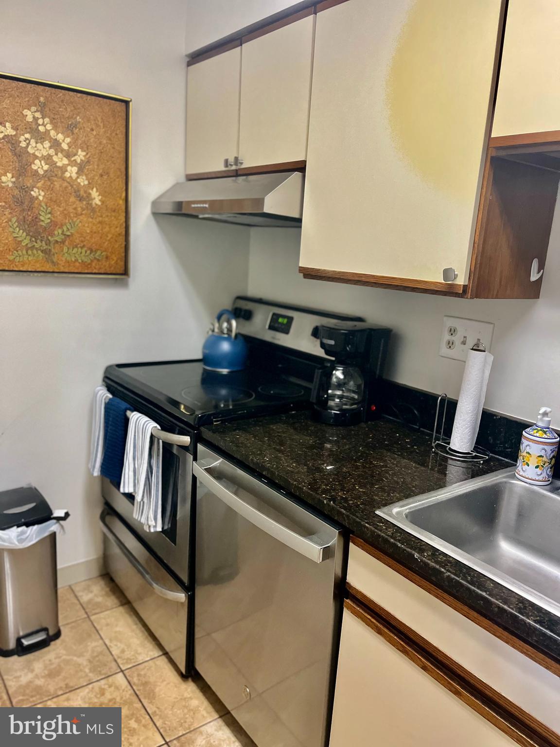 ENCORE OF MCLEAN - Residential Lease